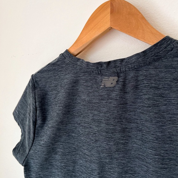 New Balance Ruched Long Workout T-Shirt - Picture 5 of 5
